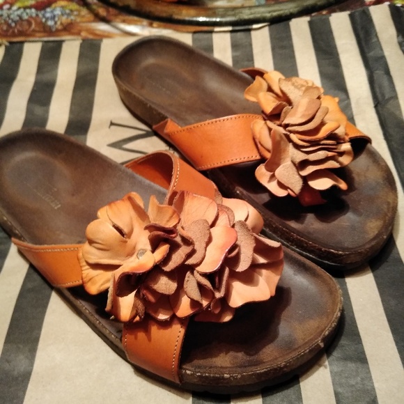 Sandals - Picture 3 of 3